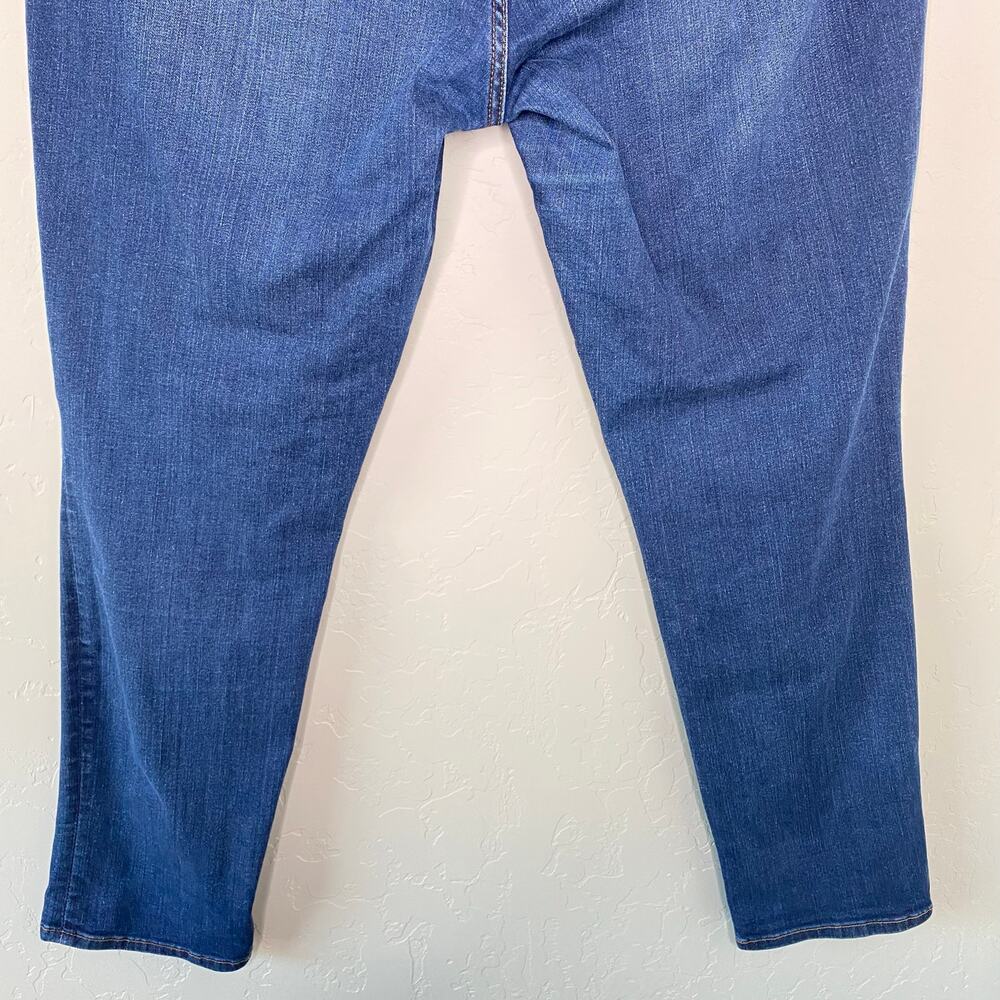 KUT from the Kloth Catherine Boyfriend Jeans in Abelia 16W - Picture 9 of 11